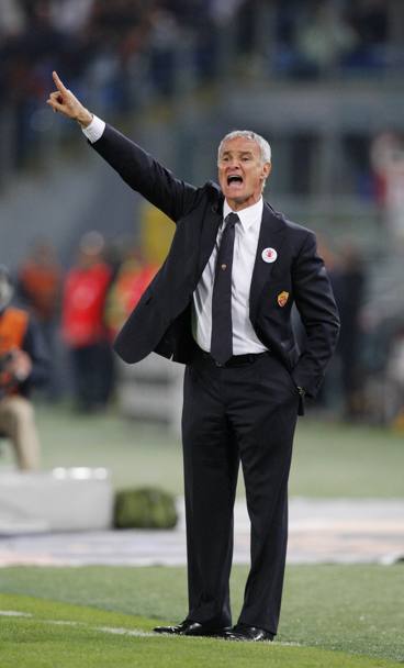 30 ottobre 2010 Claudio Ranieri, allenatore della Roma, durante la partita del campionato di Serie A contro il Lecce allo stadio Olimpico (Ansa)